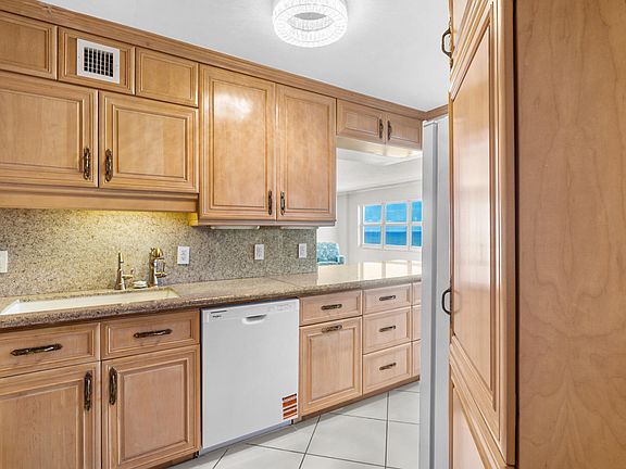 3rd image of 111 N Pompano Beach Boulevard #1609