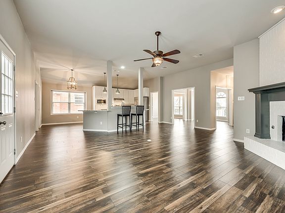 2nd image of 3205 Orchid Dr