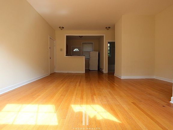 3rd image of 719 W Barry Ave #721-2B