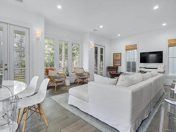 4th image of 40 Center Ln N