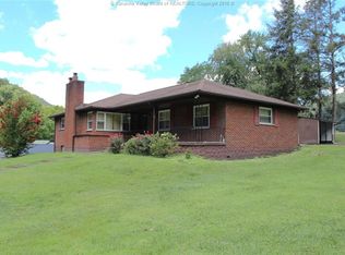 1010 Fayette Pike, Montgomery, WV 25136