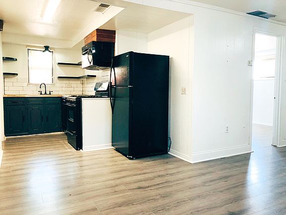 3rd image of 2523 Federal Ave #2