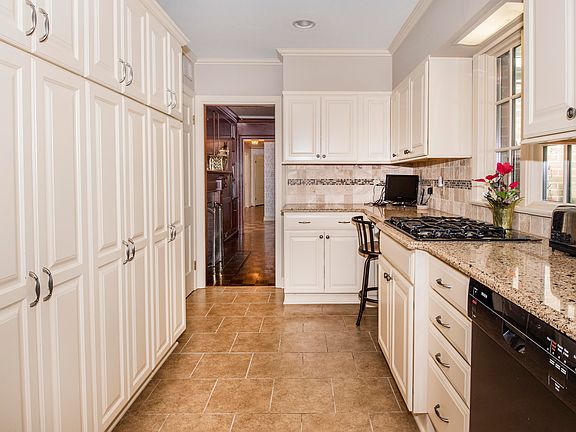 4th image of 5412 Riverbend Dr