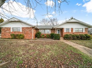 16601 Sunrise Dr, Claremore, OK 74017