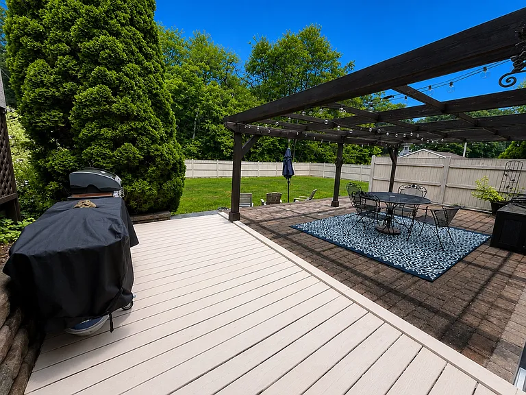 2 Johnson Ln — Photo 4