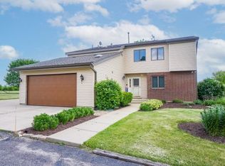 6116 Hamilton Rd, Woodstock, IL 60098