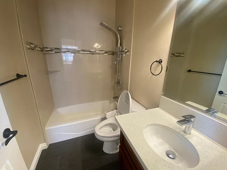 510 Howard St #B — Photo 7