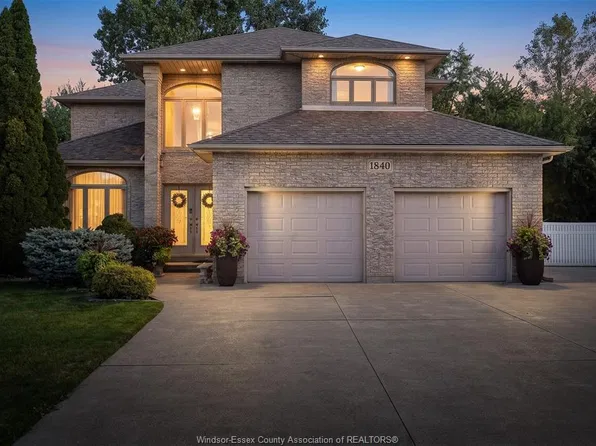 1840 Deslippe Dr, Tecumseh, ON N9K 1C6