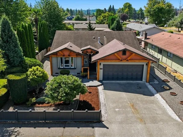 1218 10th Avenue NW, Puyallup, WA 98371