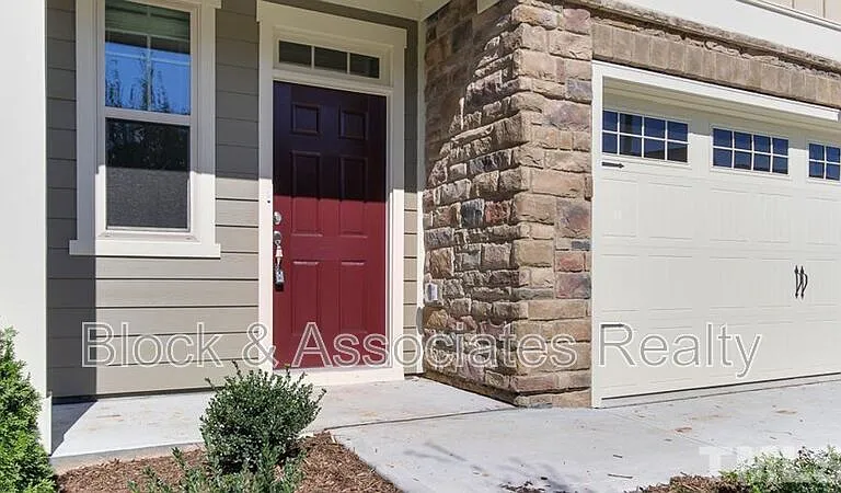 213 Begen St — Photo 24