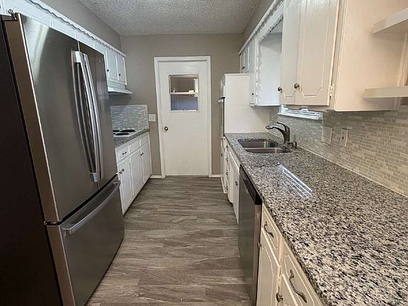 4th image of 8213 NW 36th Ter
