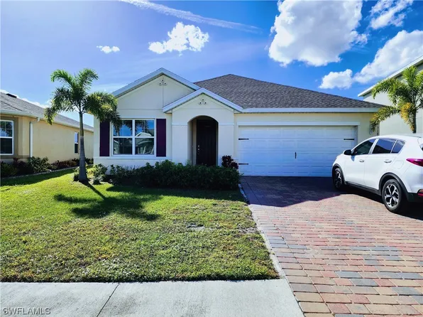 3184 Estancia Ln, Cape Coral, FL 33909