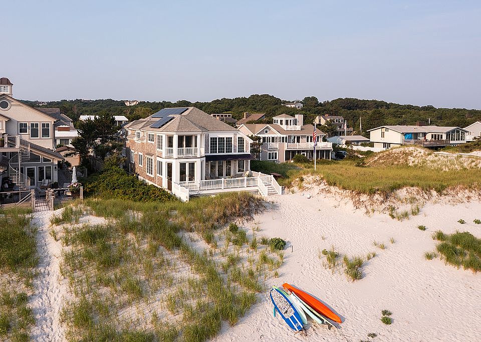 28 Sleepy Hollow Rd Gloucester MA Zillow