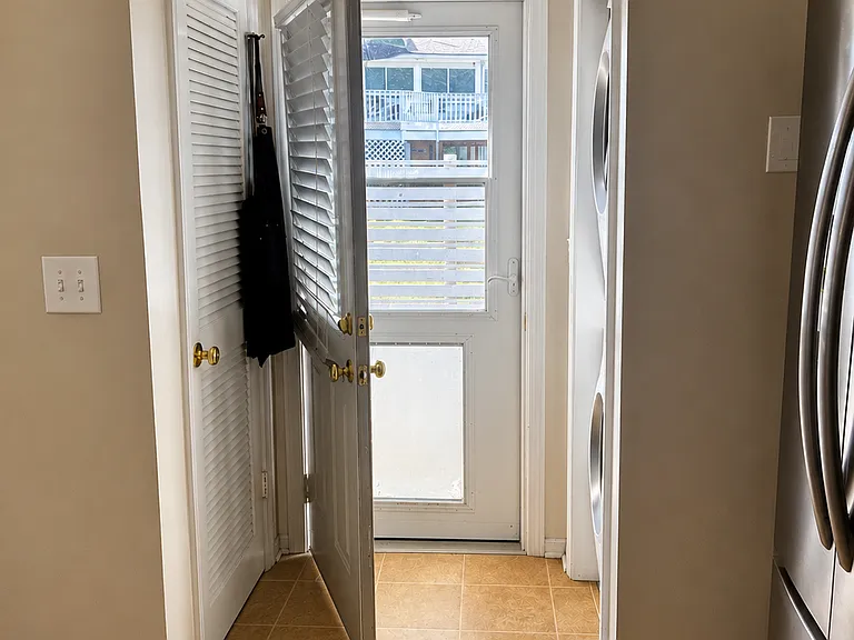 804 Raymond Rd — Photo 11