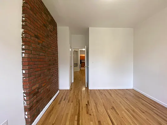 Rented by Jeffrey Mosczyc, LREB | media 18