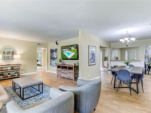 4th image of 2401 Palmetto Dr