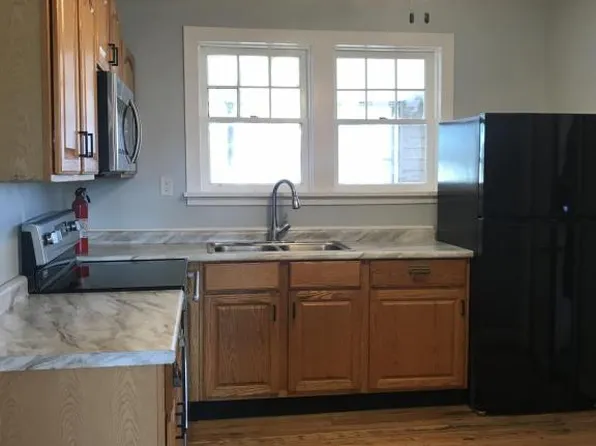 4138 Lake St APT 4, Bridgman, MI 49106