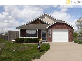 1112 SW Blue Branch Dr, Grain Valley, MO 64029
