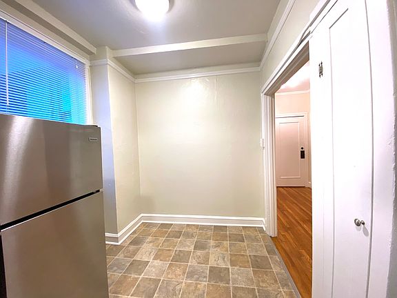 3rd image of 2300 Webster St #205