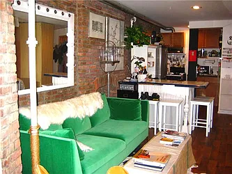 Rented by R New York