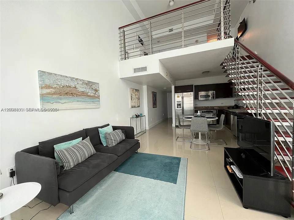 41 SE 5th St #504