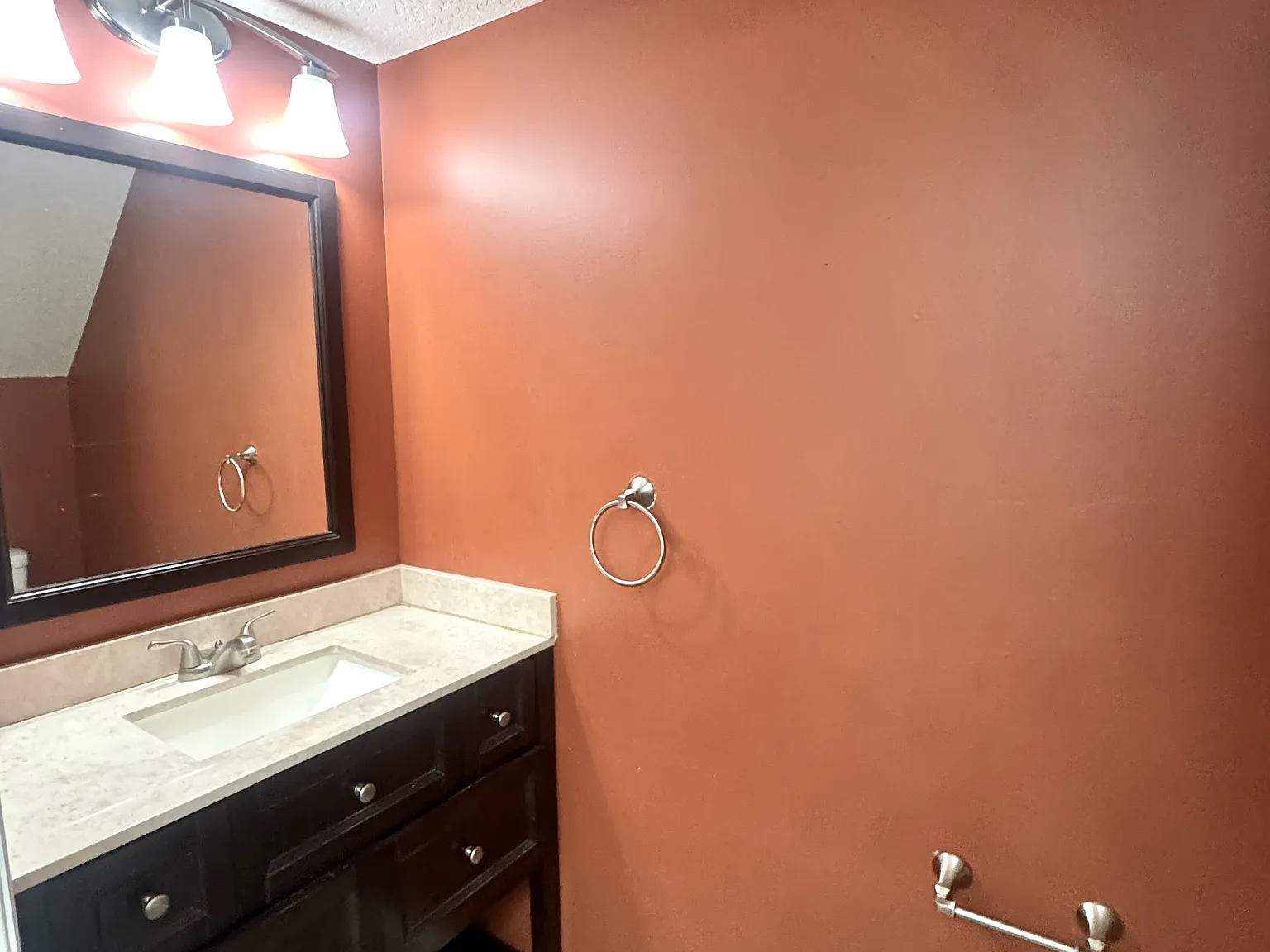5 bed, 3.5 bath, 2800 sqft, $3,395 — Photo 3