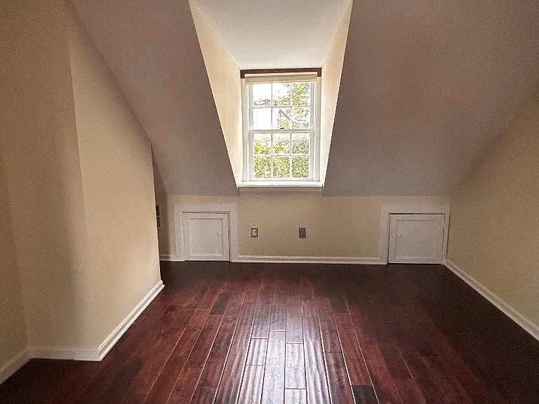 126 E Montgomery St — Photo 26