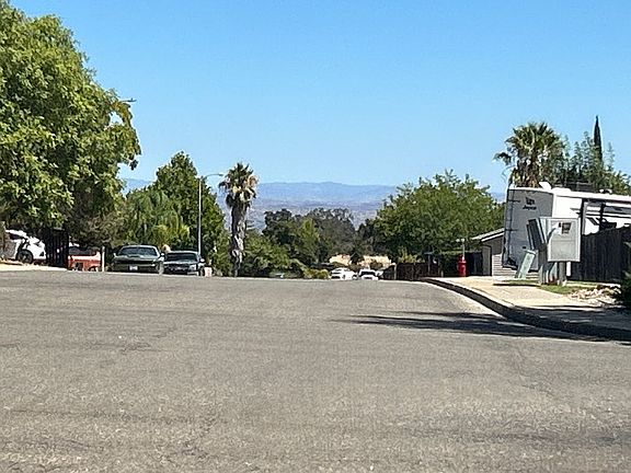 4th image of 785 Crosby Ln