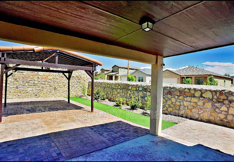 2200 Willie Mier St — Photo 46