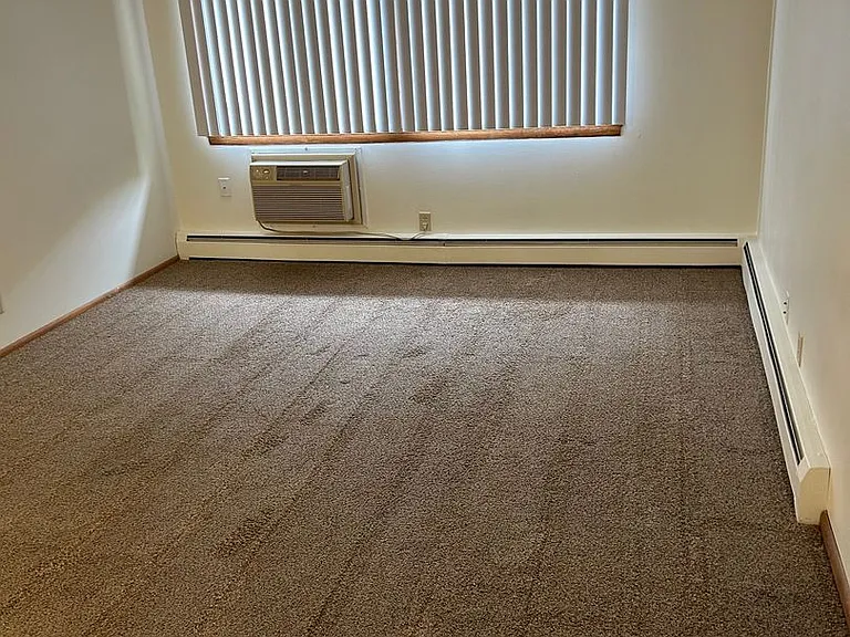 Lakeshore North Apartments — Photo 12