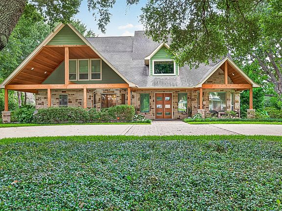 3rd image of 3018 S Saddlebrook Ln