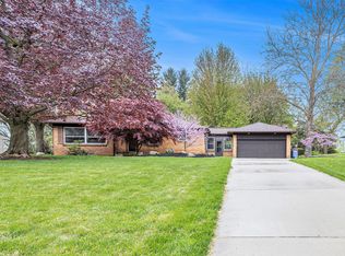 521 Oakleigh Rd NW, Grand Rapids, MI 49504