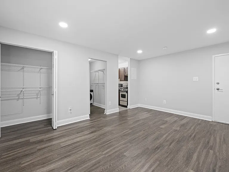 Woodlee Terrace Apartments — Photo 31