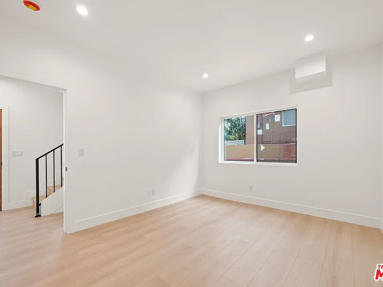 913 N Hobart Blvd #1/4 — Photo 23