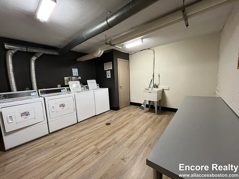 220 Babcock St #3A — Photo 10