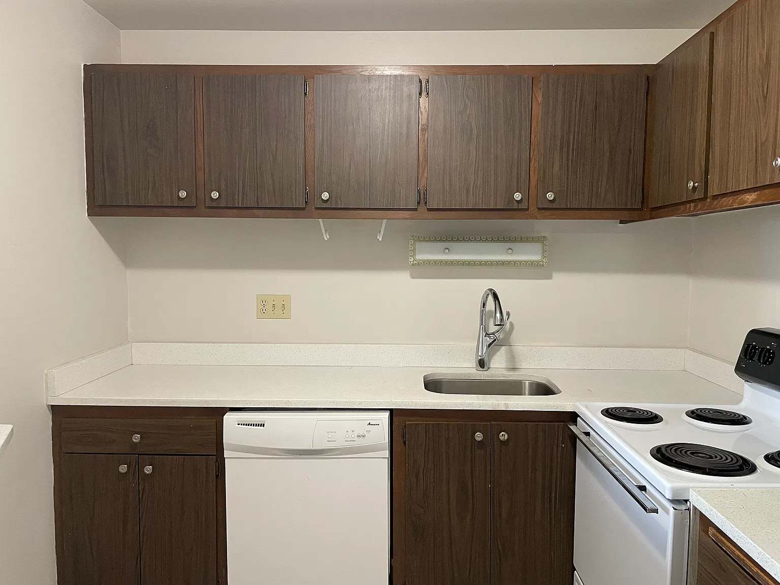 2 bed, 1.5 bath, 1000 sqft, $1,199 — Photo 3