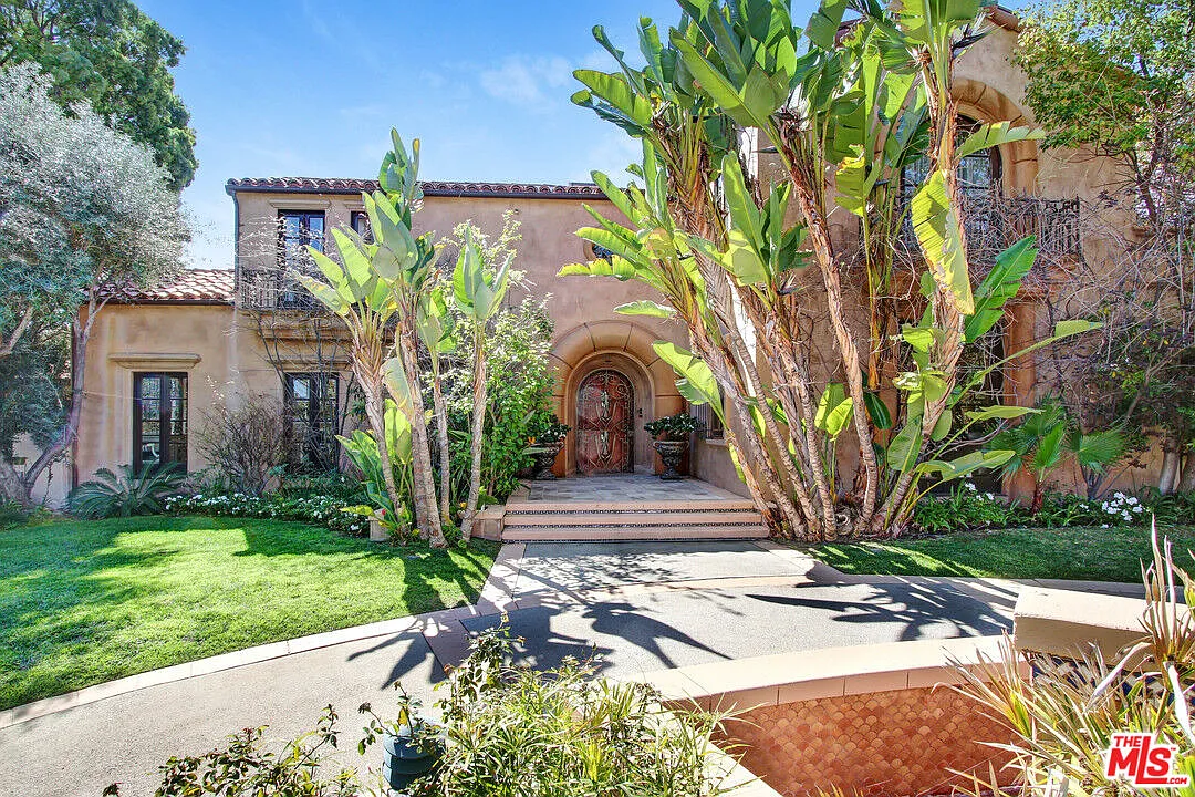 8 bed, 11.0 bath, 10428 sqft, $45,000 — Photo 1