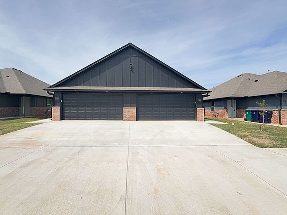 3rd image of 11413 University Dr