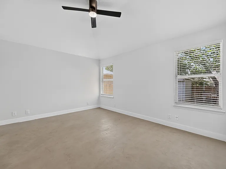 14511 Oliphant St — Photo 16