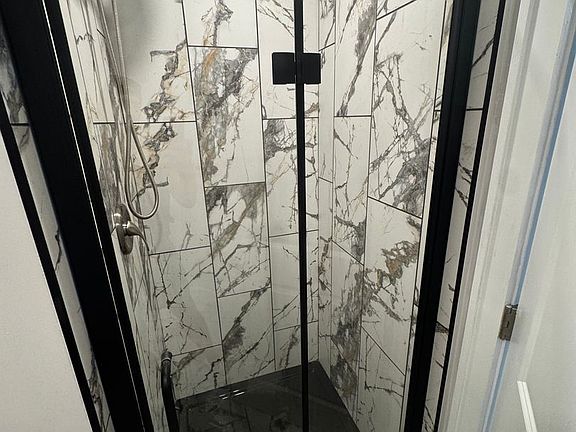3rd image of 27 Temple Pl #2R