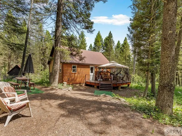 4132 Beaver Springs Rd, Island Park, ID 83429