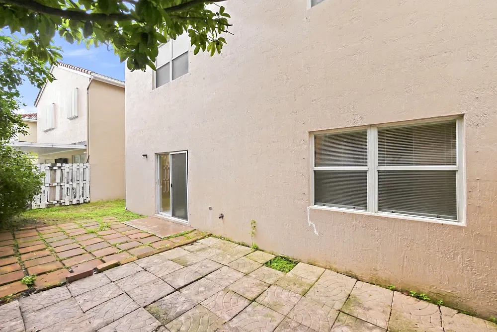 3 bed, 2254 sqft, $4,300 — Photo 1