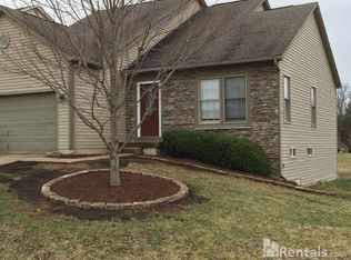 9808 River Trail Dr, Louisville, KY 40229