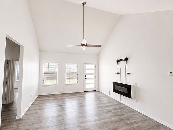 4th image of 703 Perry Ave