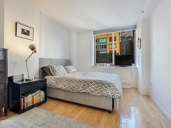 4th image of 520 W 23rd St APT 7C