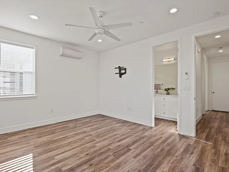 1802 Notre Dame Blvd — Photo 21