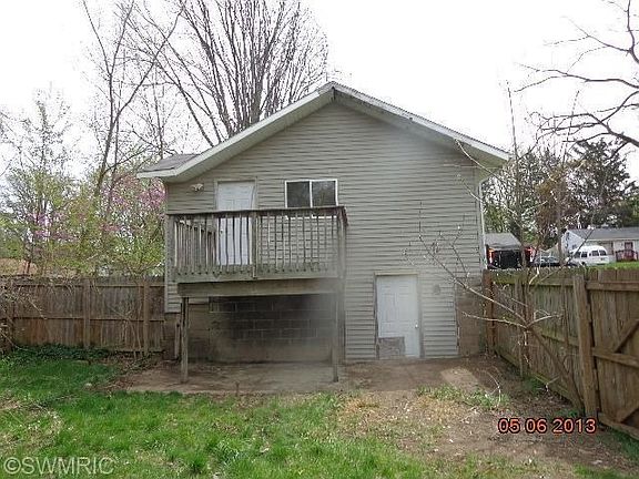 3rd image of 192 Harris Ave