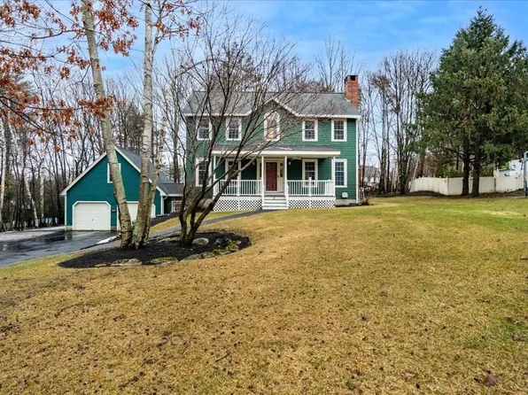 8 Springwood Drive, Hooksett, NH 03106