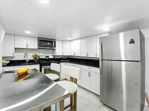 283 Griffith Street image 20 of 29