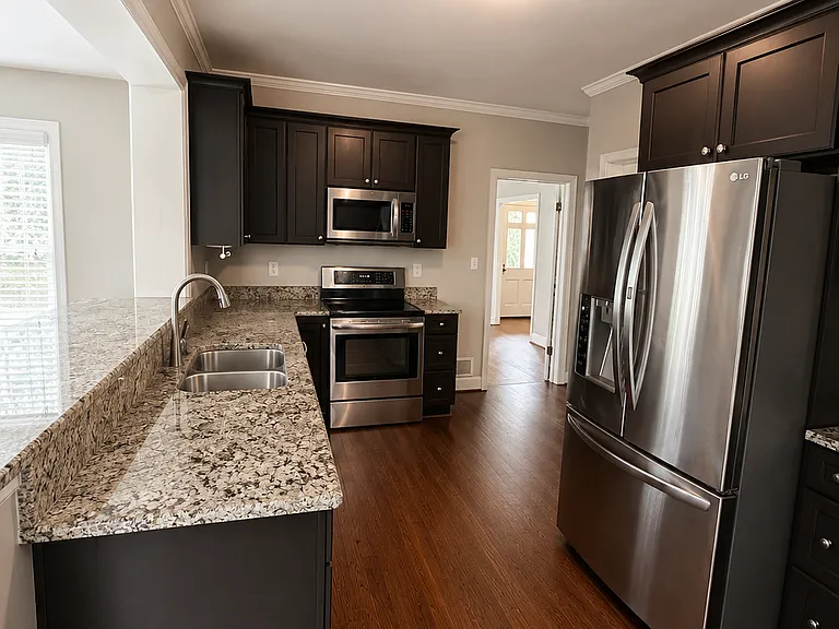 700 Warwick Rd — Photo 11